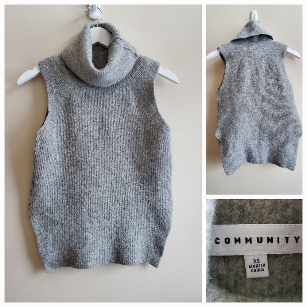 Community sleeveless cowl neck top with size slit, XS